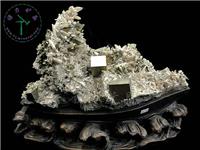 黃鐵礦+水晶（日本律雙晶），43x34x22cm-湖北大冶