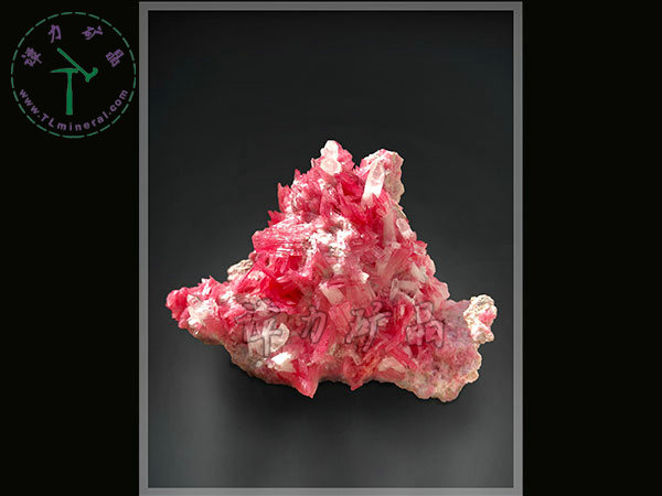 薔薇輝石+水晶，秘魯，10x9x5.5cm